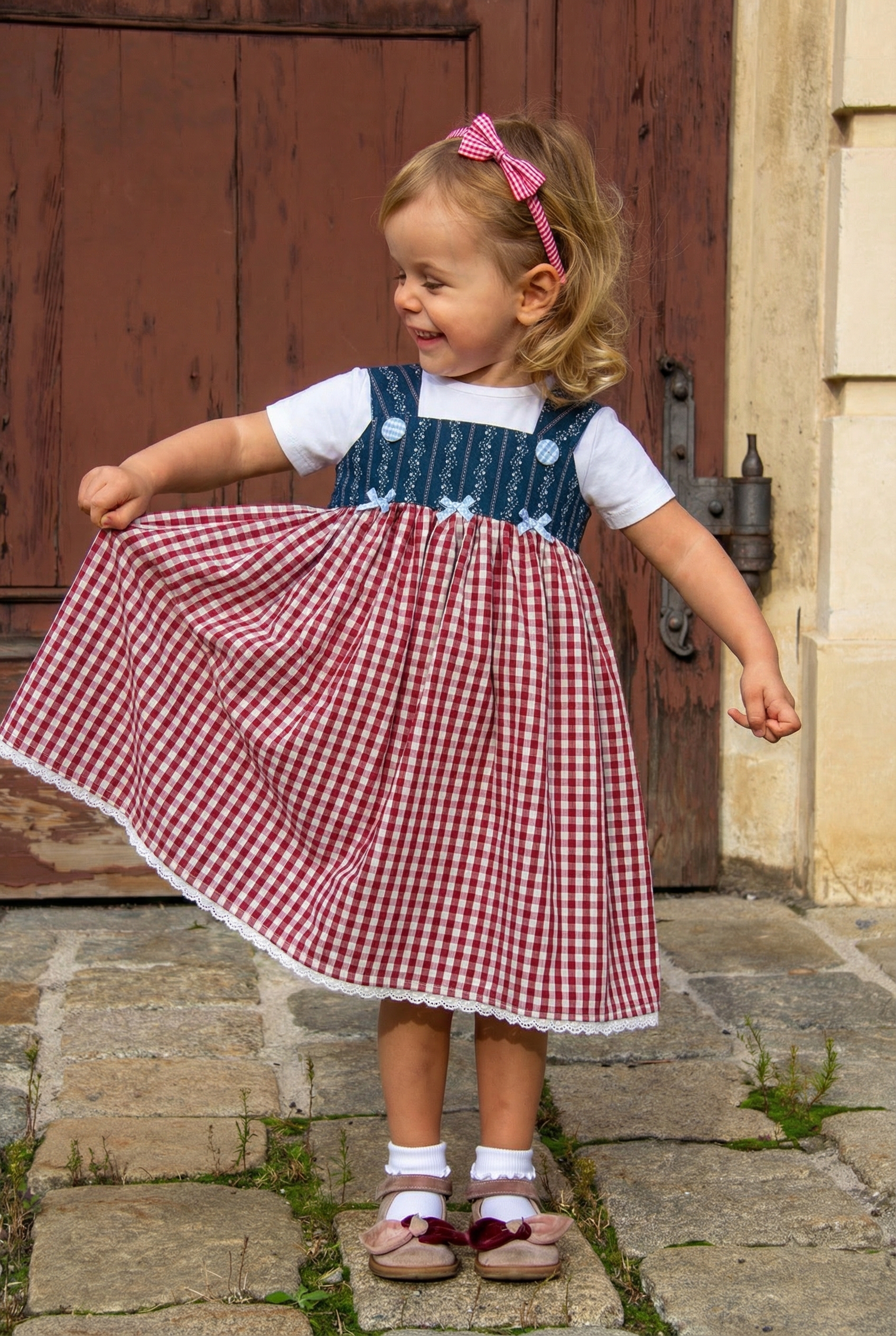 Dirndl kariert blau/rot