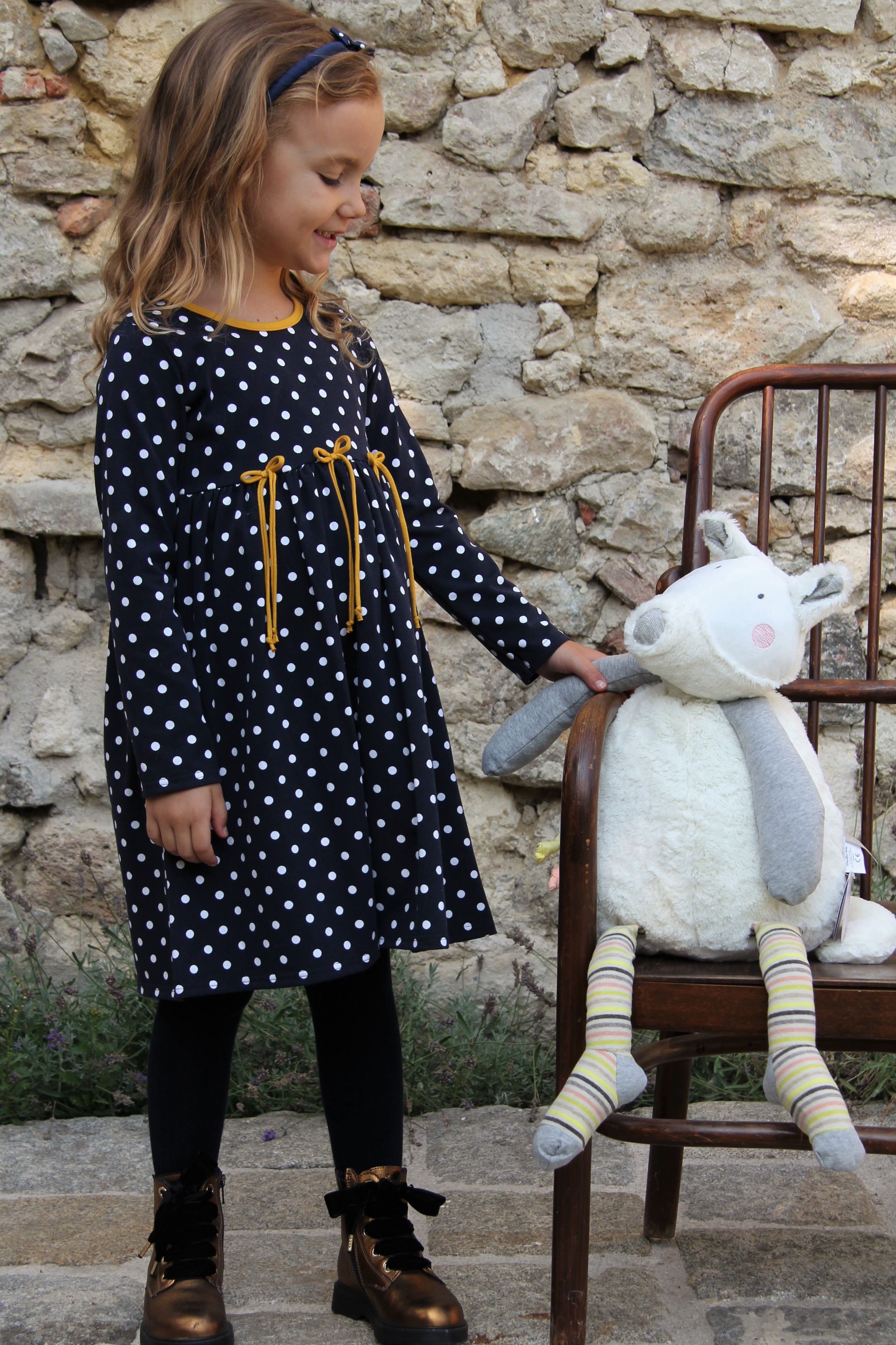Kleid marine dots