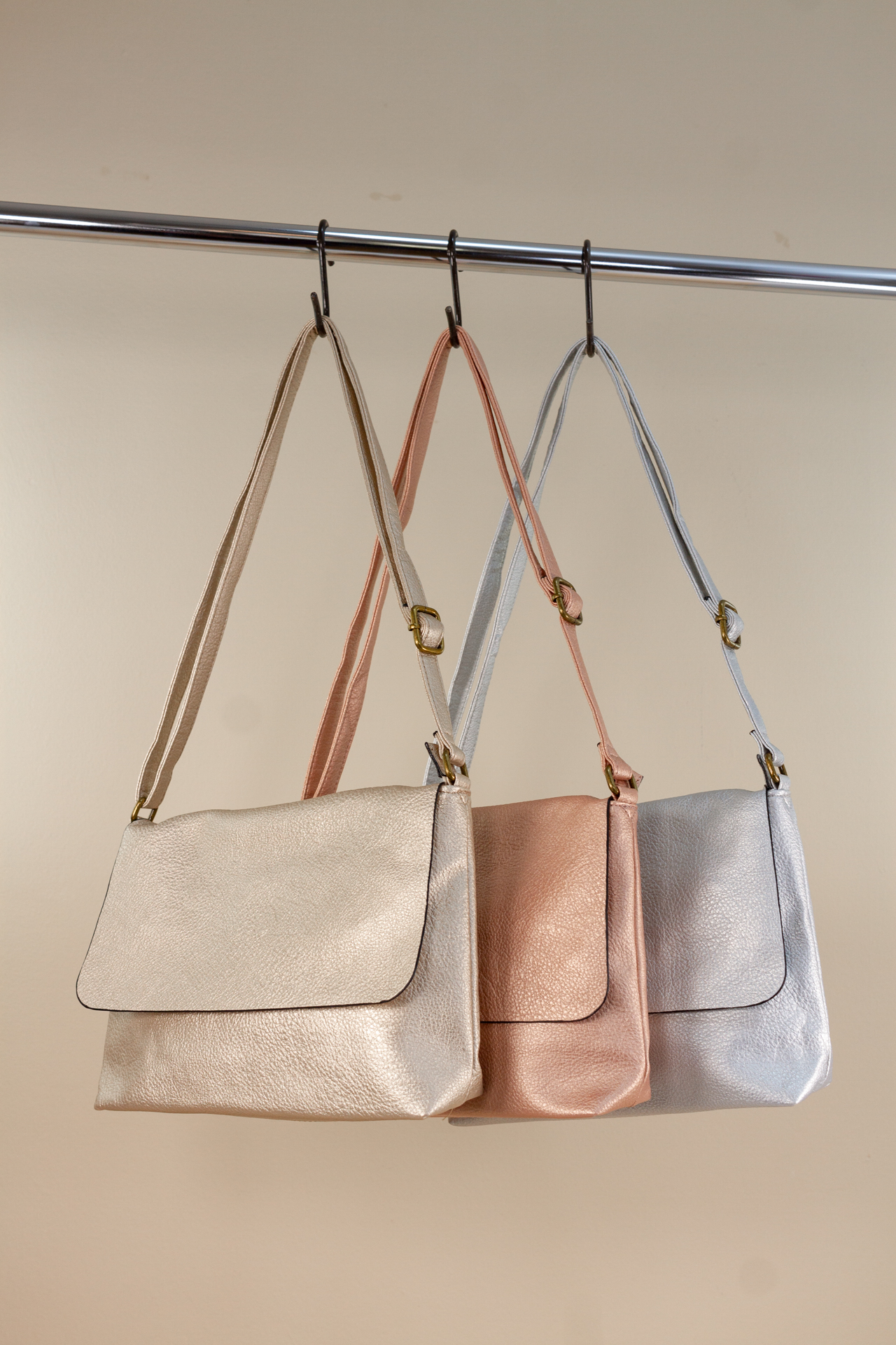 Crossbody vegan shiny