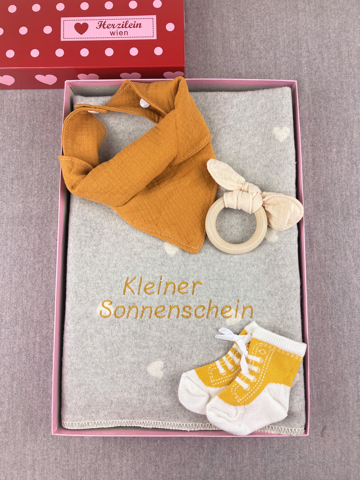 Geschenkbox No. 23 Herz gelb/weiß