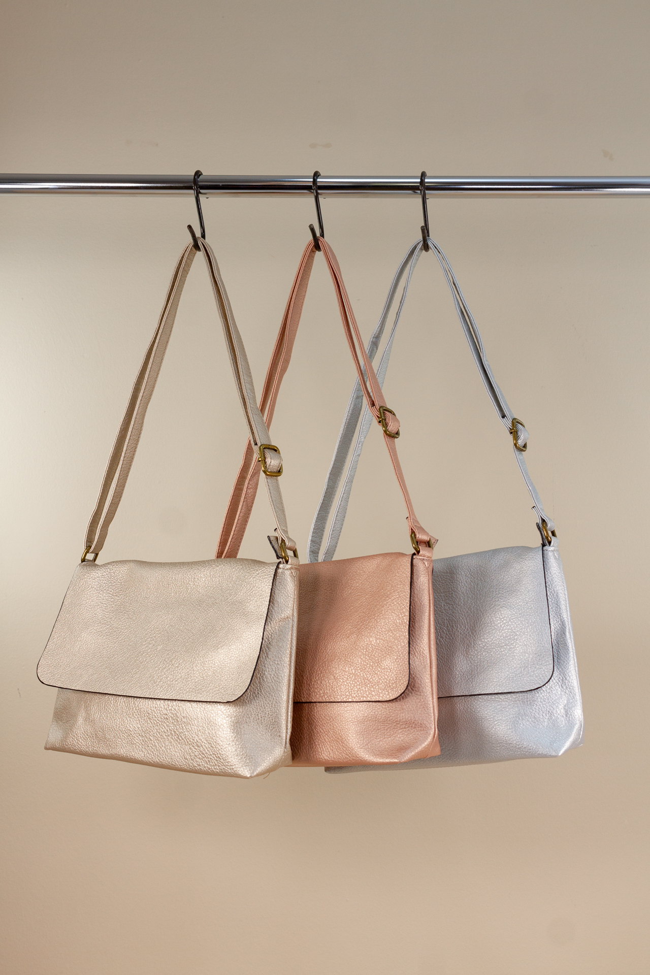 Crossbody vegan shiny Crossbody vegan shiny