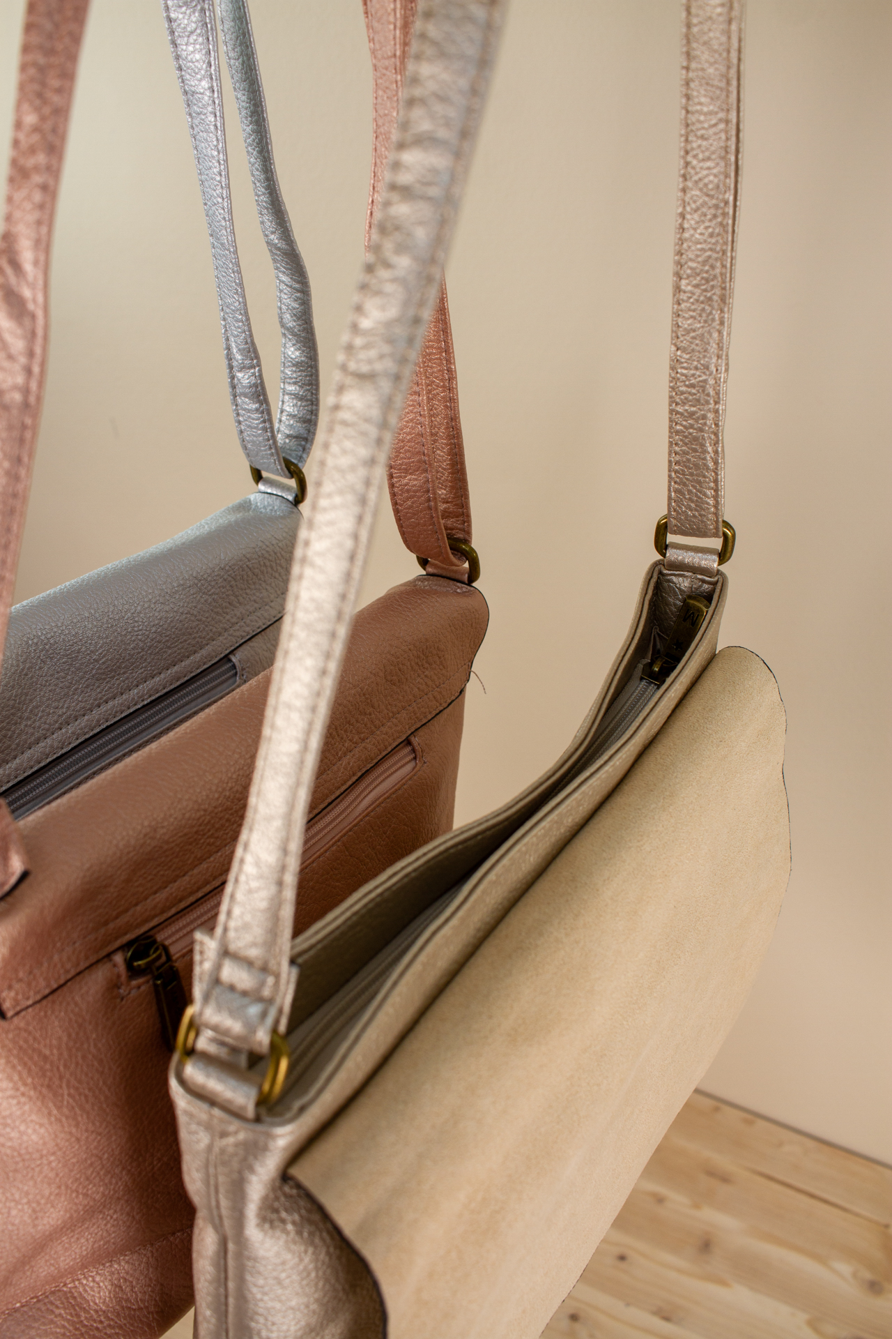 Crossbody vegan shiny Crossbody vegan shiny