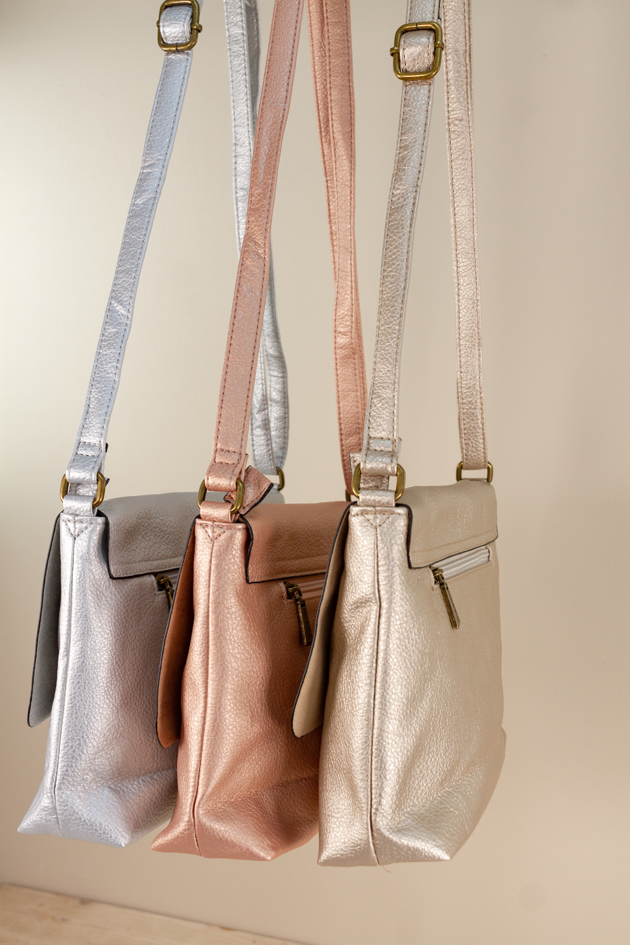 Crossbody vegan shiny Crossbody vegan shiny